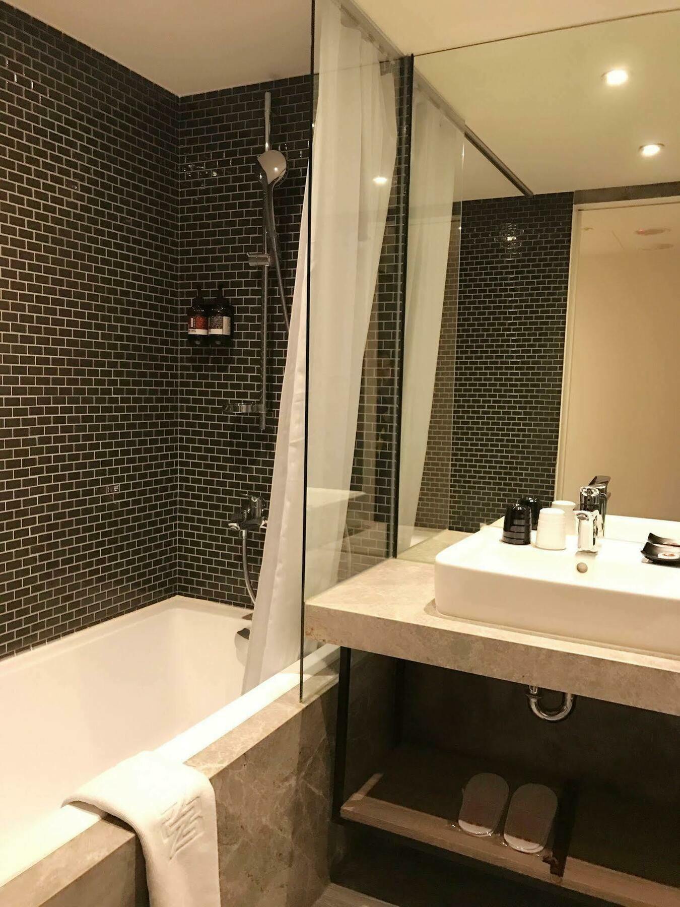 Goldinn Hotel Taipei Bagian luar foto